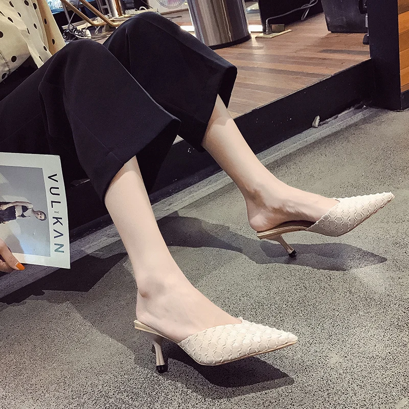 Новые женские шлепанцы коллекция 2019 года Летние вьетнамки на высоком каблуке с