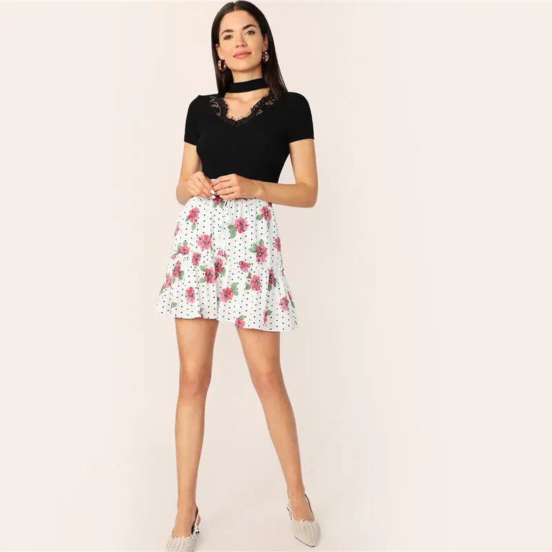 SHEIN колье с кружевной отделкой на шее, облегающая однотонная женская футболка, летняя черная с v-образным вырезом и коротким рукавом, эластичные элегантные женские топы