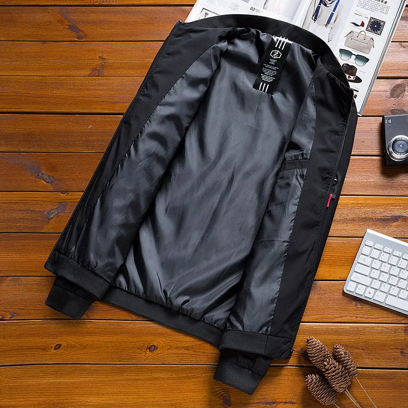 Мужская спортивная куртка dimsi однотонная облегающая с воротником-стойкой на