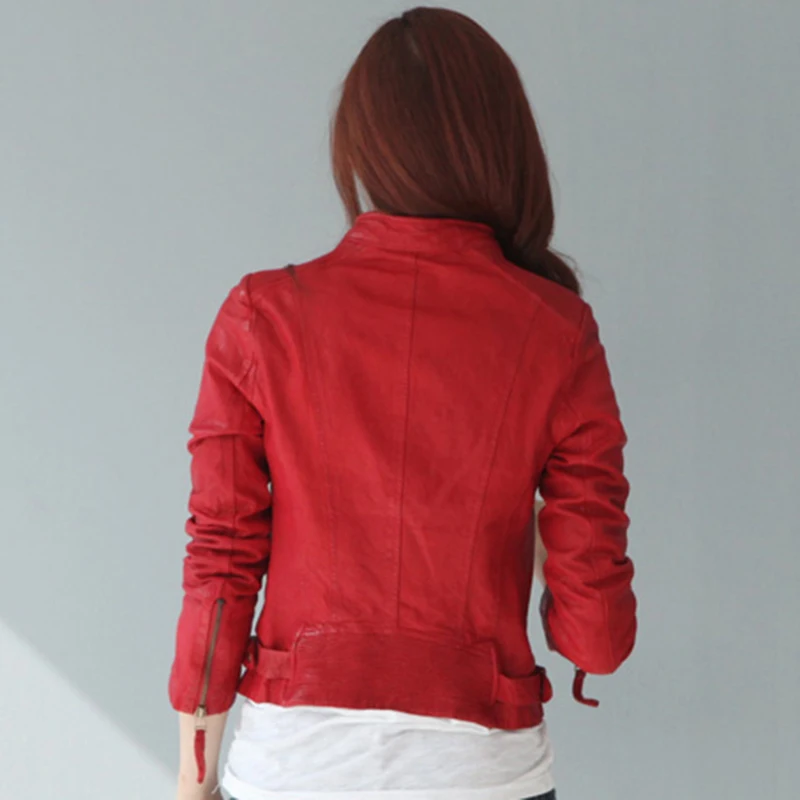 Куртка женская короткая из натуральной кожи пикантная приталенная