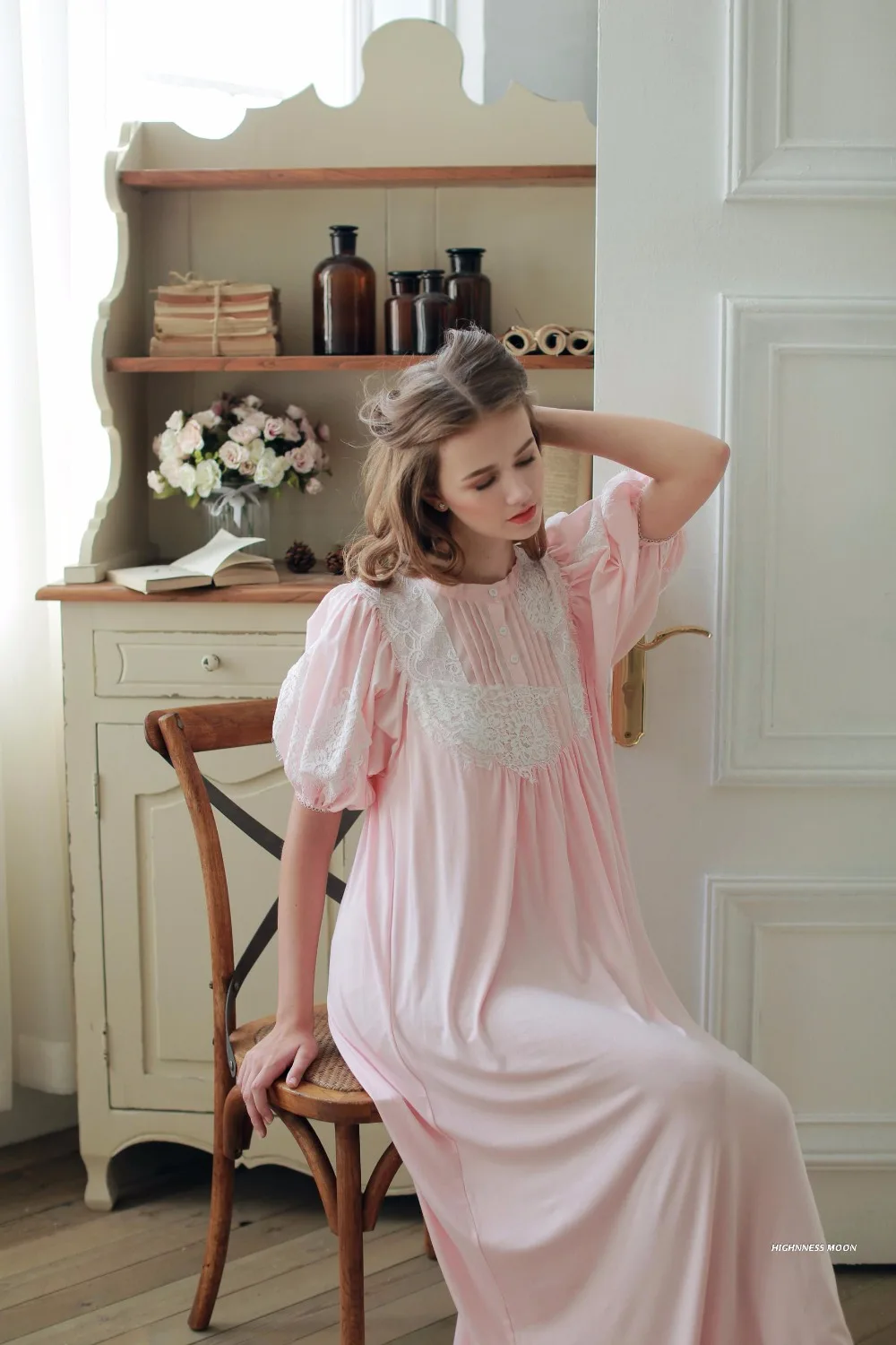 Бесплатная доставка Новинка лета 2016 Женская белая длинная ночная рубашка в стиле