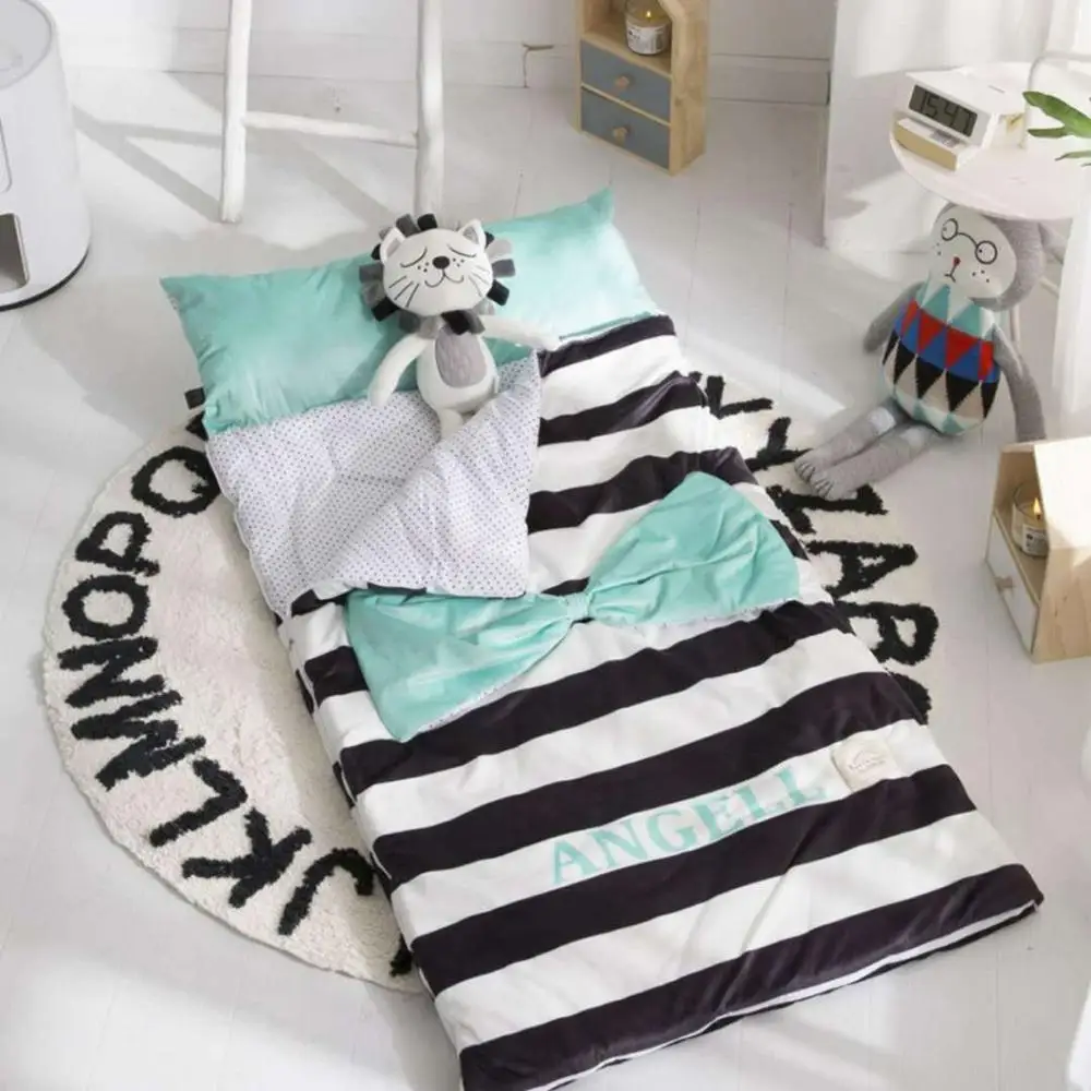 Blue bowknot 150cm*70cm Kid Sleeping Bag Thicken Quit with Pillow Warm Envelope for Bedroom Multifunctional Children Sleeping Bag - Цвет: Blue bowknot