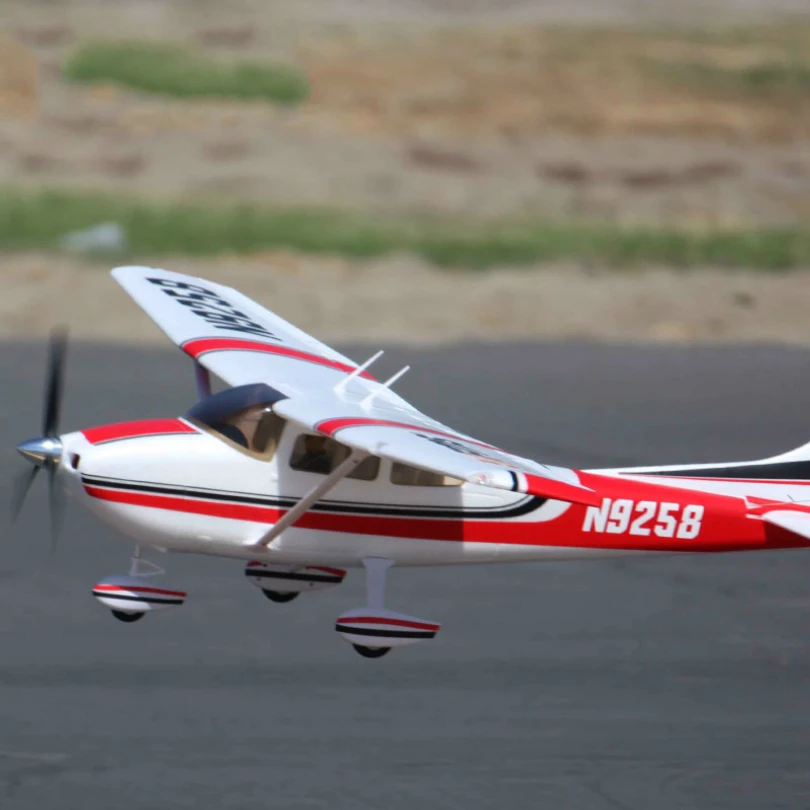 Модель FMS 1400 мм/1 4 м Sky Trainer Cessna 182 AT Red 5CH со светодиодными накидками масштаб PNP