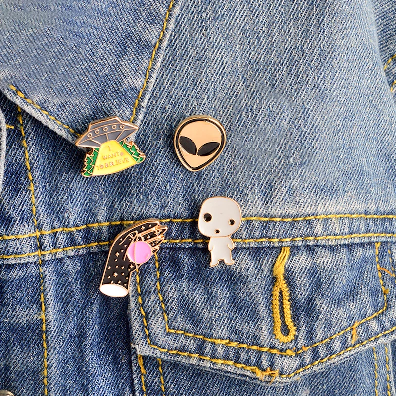 4 шт./компл. НЛО космический корабль космический челнок Alien baby брошь с дизайном «Планета» Pin Набор космического пространства эмаль на булавке на пуговицах Металлические Значки для Для женщин Для мужчин