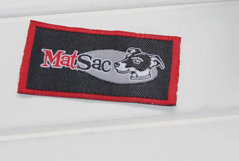 Индивидуальные этикетки для одежды в центральном сложении индивидуальные