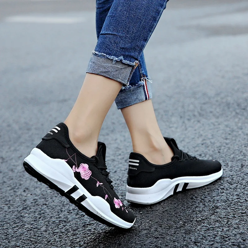 OLOMM/женские кроссовки на платформе Новинка 2019 года белые с вышивкой персикового