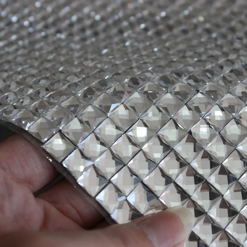 Квадратные стеклянные стразы 8X8MM с прозрачным белым рисунком светящаяся