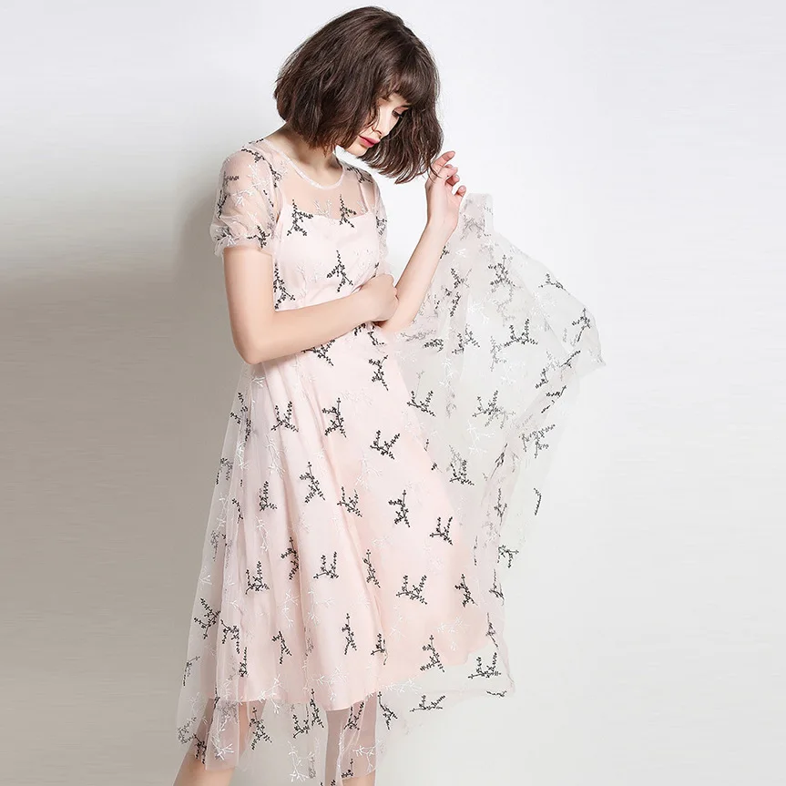 Лето 2017 г. платье Для женщин Boho офисные Вышивка Винтаж оборками Сексуальная