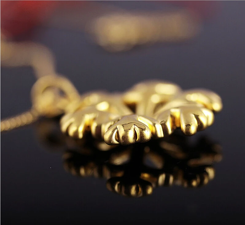 

Authentic 24k Yellow Gold Pendant/ 3D Craved Lucky Snow Flower Pendant/ 2.66g