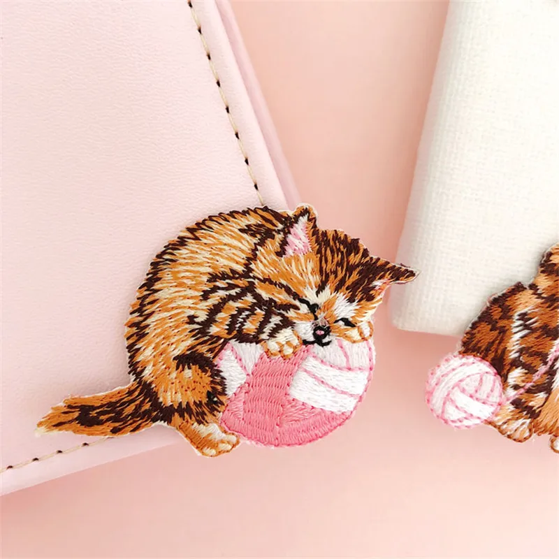 

High Quality Embroidery Cute Cat Patch Baby's Clothing Patch Backpack Decoration Small Applique Iron on Patches for Clothes