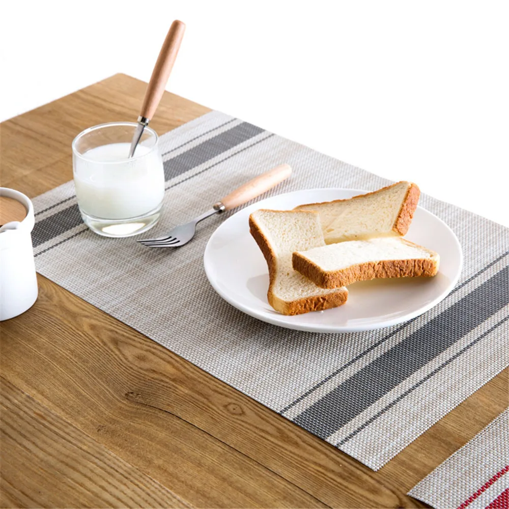Простые столовые приборы в полоску коврик для обеденного стола
