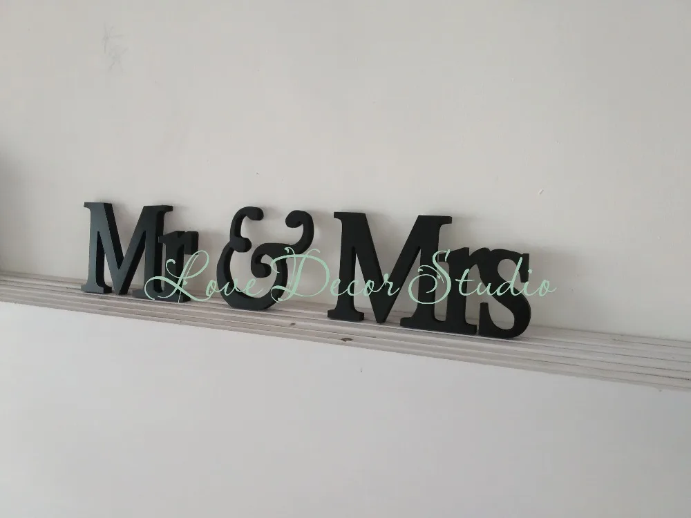 

Black MR and MRS wooden wedding decoration for sweetheart table - Mr & Mrs letters decoration