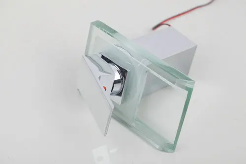 Смеситель для ванной комнаты светодиодный светильник водопад стекло 3 цвета хром