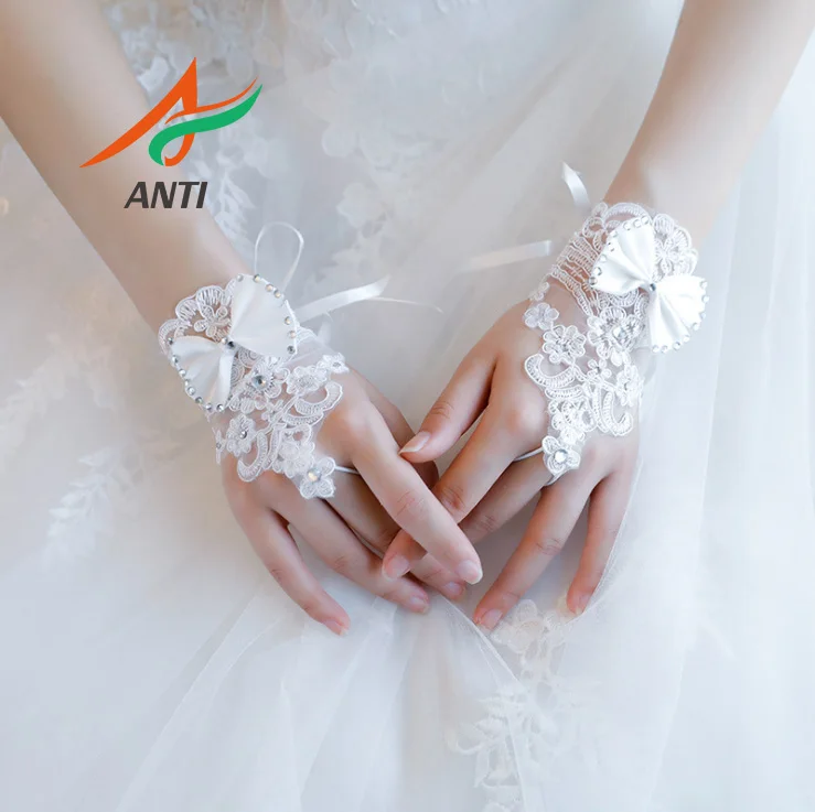 

ANTI gants mariage 2019 Lace Bridal Gloves White/Ivory Wrist Length Fingerless Ladies Gloves Wedding Accessories luvas de noiva