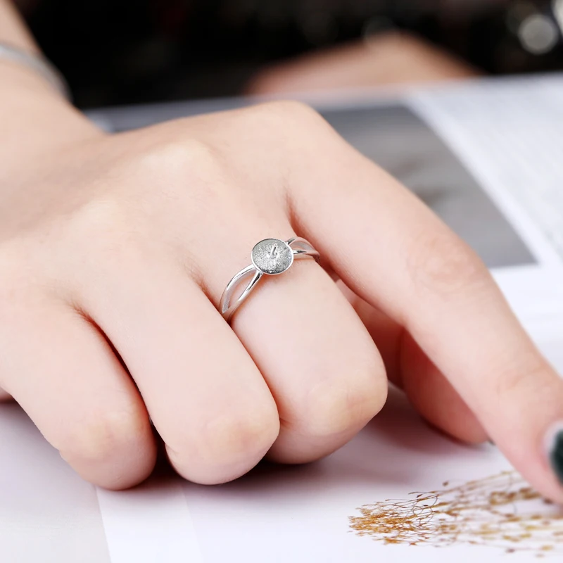 

Женское серебряное обручальное кольцо с жемчугом 7-9 мм или круглой бусиной