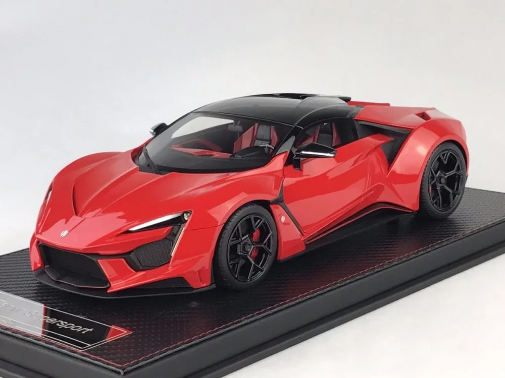 Полимерная модель автомобиля SophiArt wmotor Lykan Fenyr HyperSport 1:18 (красный) + маленький