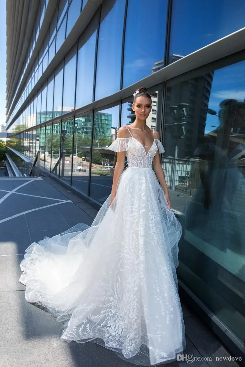 Свадебное платье с кристаллами кружевное ТРАПЕЦИЕВИДНОЕ ПЛАТЬЕ на тонких