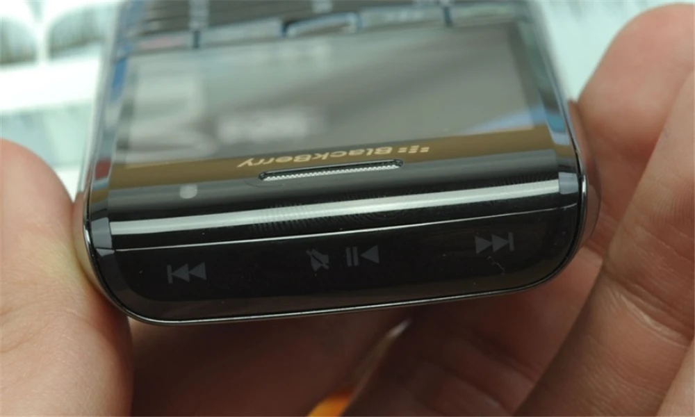 Разблокированный Blackberry 9105 2,25 дюйма 3.15MP камера 360x400 Blackberry OS QWERTY клавиатура Восстановленный мобильный телефон