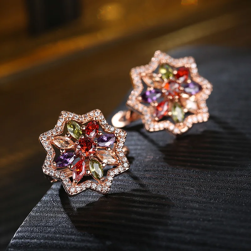 Женский ювелирный комплект из розового золота с фианитом | Украшения и