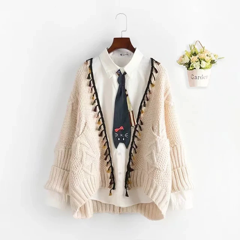 Женский винтажный свитер с кисточками вязаный коричневый большого размера