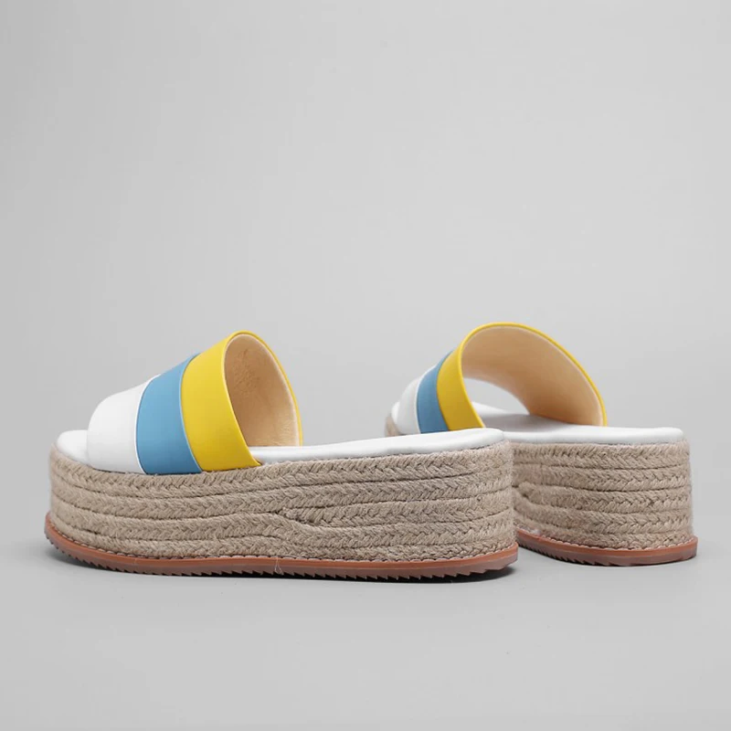 Новые женские шлепанцы из натуральной кожи на платформе эспадрильи плоской