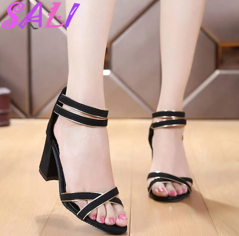 2017 г. Новые Летние Босоножки на каблуке рюмочка с пряжкой женские черные
