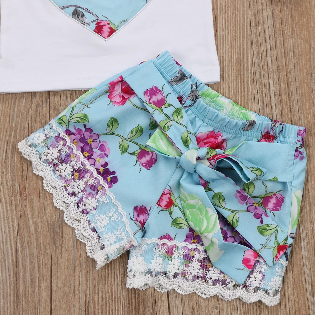 Комплект летней одежды для маленьких девочек из 3 предметов с цветочным рисунком