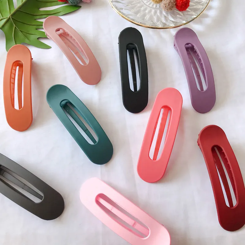 

MuHan 2019 New Korea Fashion Solid Color Scrub Resin Hair Clips Geometric Hollow Oval Hairpins Beauty Styling Hair Accessories