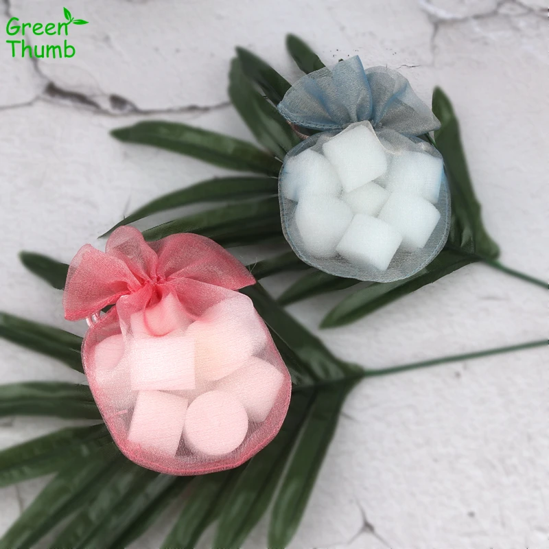 

50pcs 15*13.5cm Organza Gift Bags Sachet and Dried Flowers Snow Yarn Bundle Gift Bag for New Year Festival Decoration