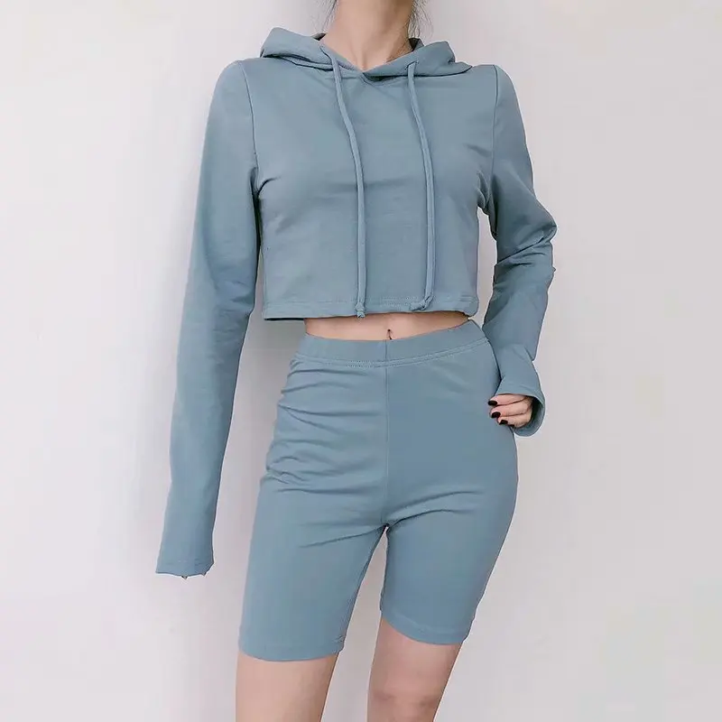 Женский осенний комплект из двух предметов однотонный укороченный топ с