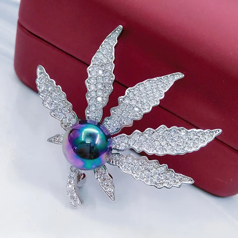 Nice Maple Leaf Brooch Pin Plant Costume Jewelry For Women Crystal CZ Diamante broche pour femme accessoires fabrication bijoux