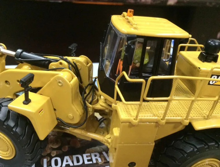 Caterpillar Cat 988 K фронтальный погрузчик с лог грейфер 1/50 масштаб металлические модели