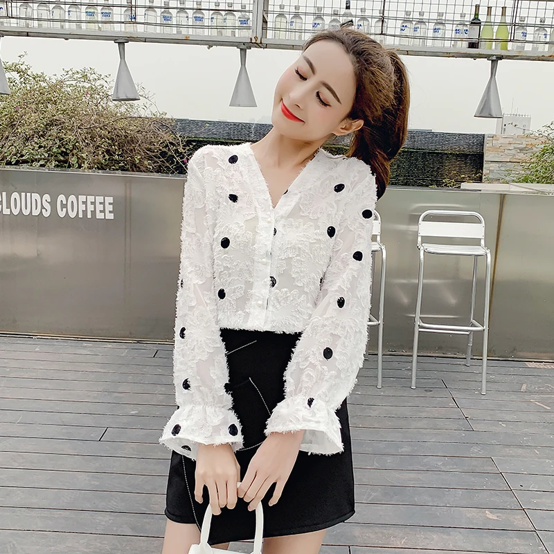 Женская блузка и топ с треугольным вырезом в стиле ретро волнистыми точками