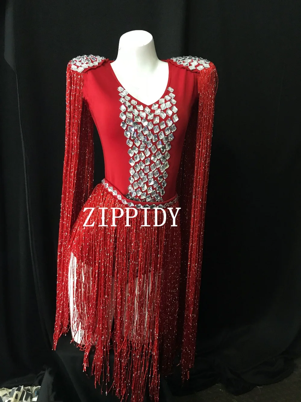 Рисунок 2 - Эластичное боди с Красной кисточкой и кристаллами