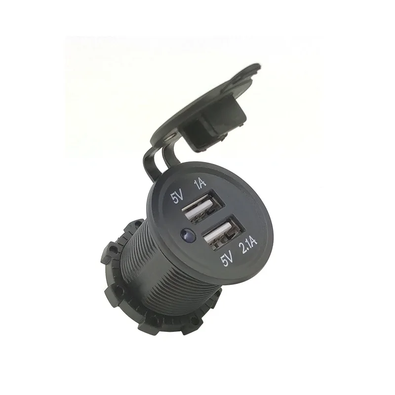 Универсальное зарядное устройство для автомобиля с двумя портами USB адаптер