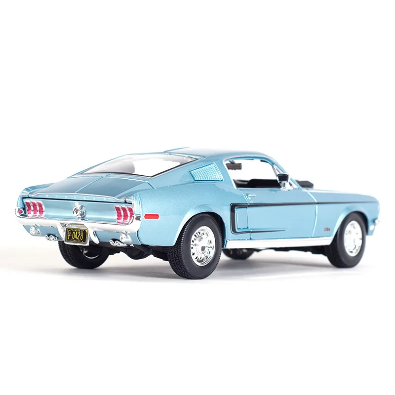 Коллекционный 1:18 литой под давлением Ford Mustang 1967 / 1968 GT мышечный спортивный