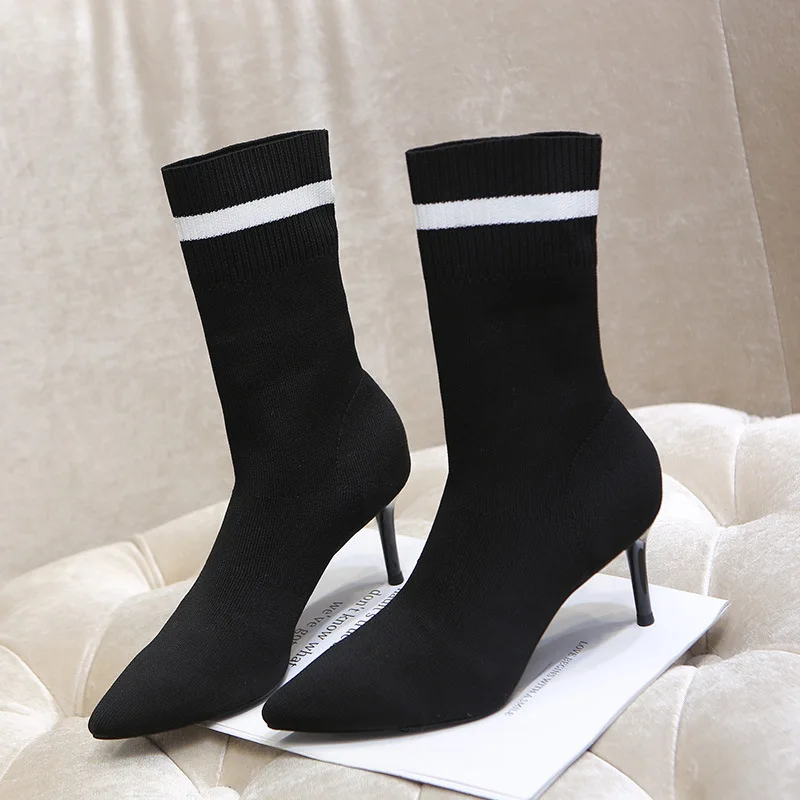 Модные осенние ботинки женские черного цвета из эластичной ткани на высоком