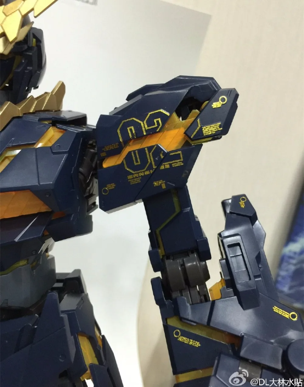Высококачественная бронзовая водная паста D.L для PG 1/60 RX-0 Unicorn 02 Banshee DL038 * | Игрушки