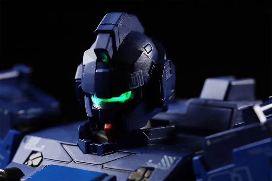 COMIC CLUB в наличии модель FUNHOBBY MB GUNDAM блок № 1 со светодиодной подсветкой Phonation