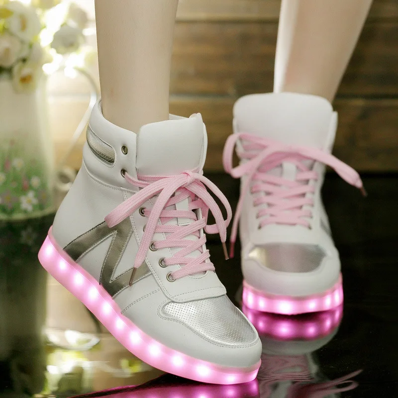 Кожаные ботинки женскую роль женский 2016 светящиеся обувь из высокое качество