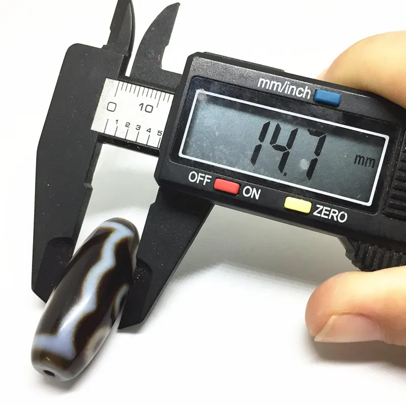 Бусины из натурального агата 12 мм * 38 черные и белые с рисунком 5 глаз амулет