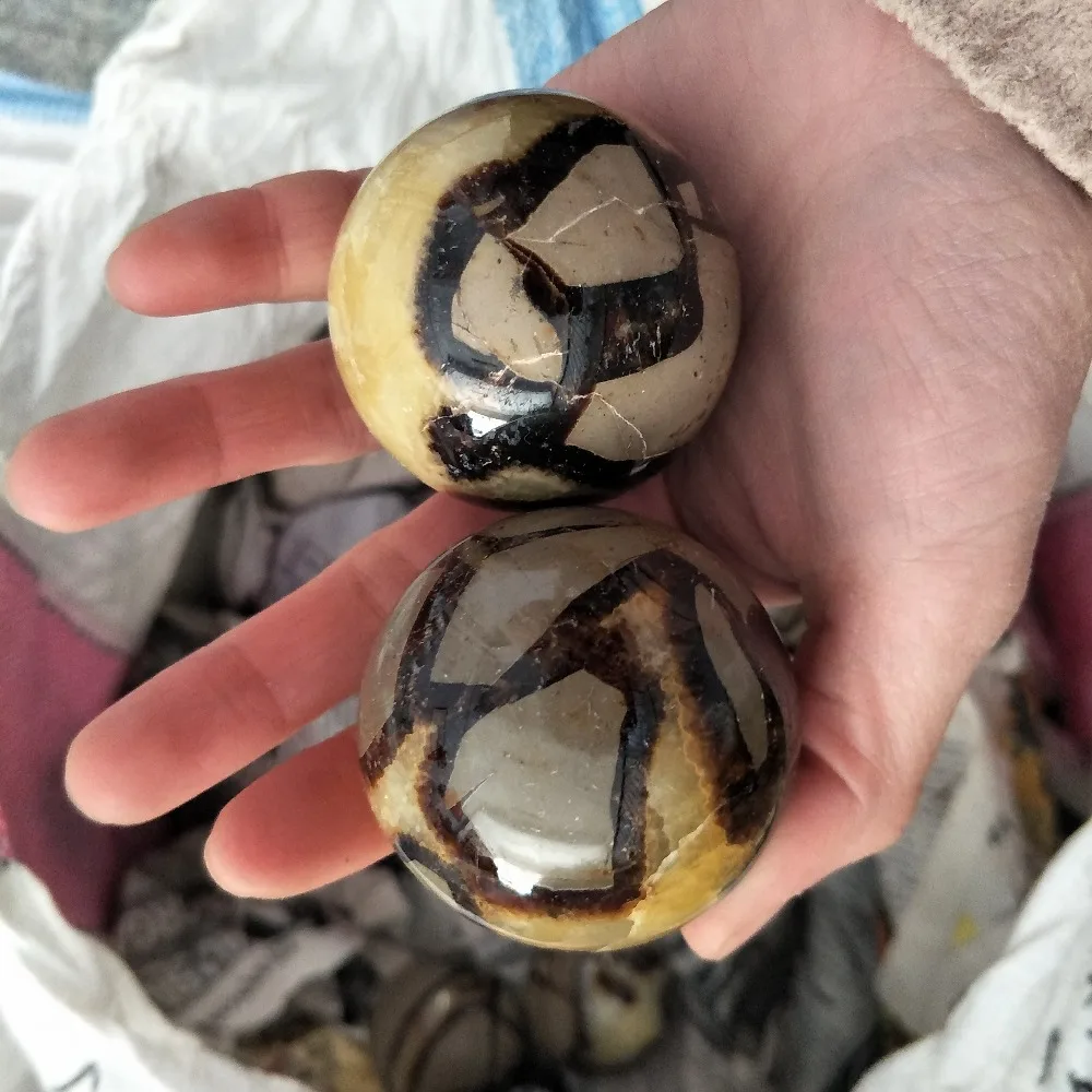 

2 штуки хорошего качества septarian sphere septarian камни шарики