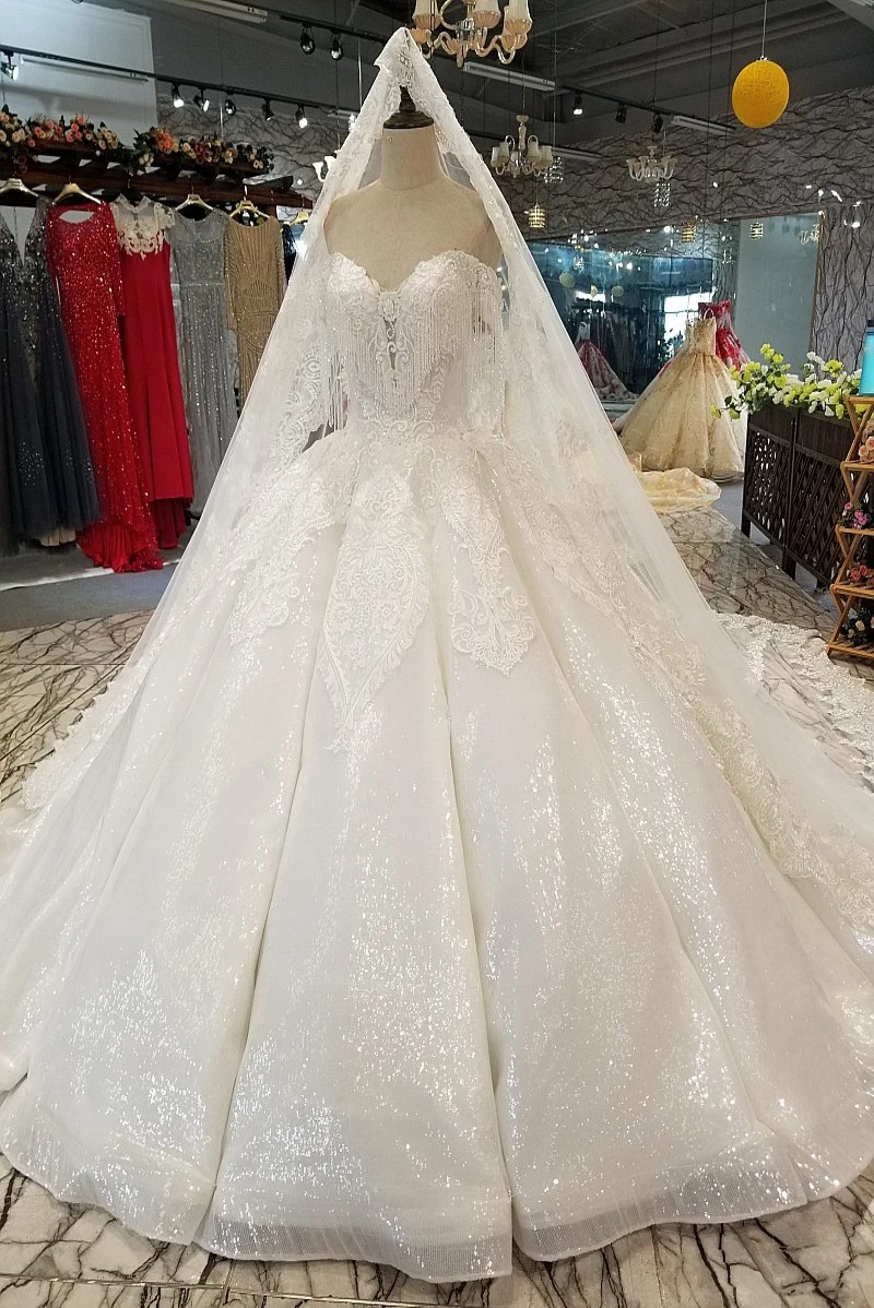 

AOLANES 2018 Off White Tulle Sweetheart Sleeveless Wedding Gowns Court Train Off The Shoulder Vintage Wedding Dresses With Veils