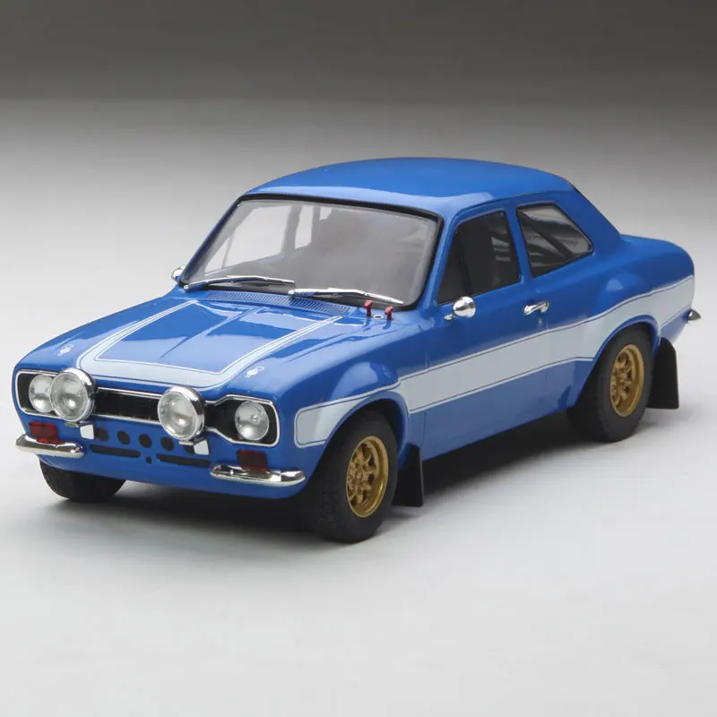 Изысканная версия нового специального литья металла 1/18 RS2000 Speed And Passion настольная