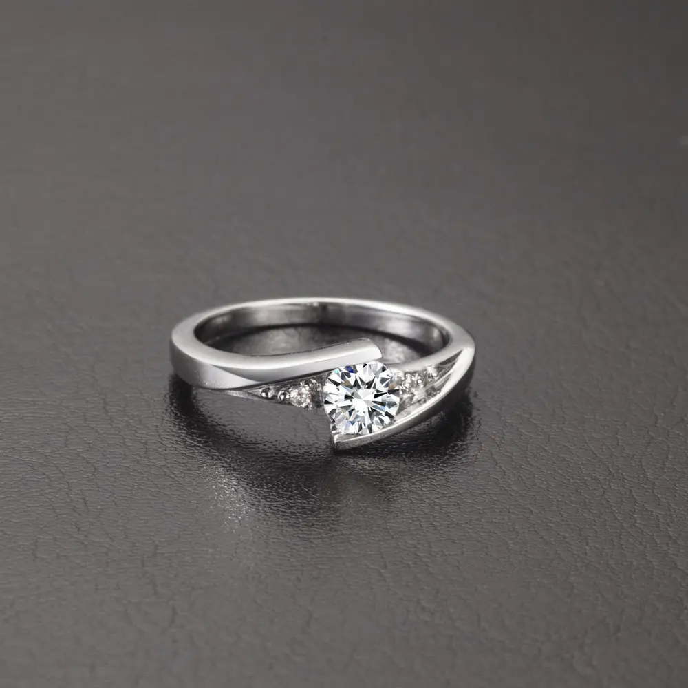 Новинка однотонное Золотое кольцо 585 пробы с блестящими синтетическими