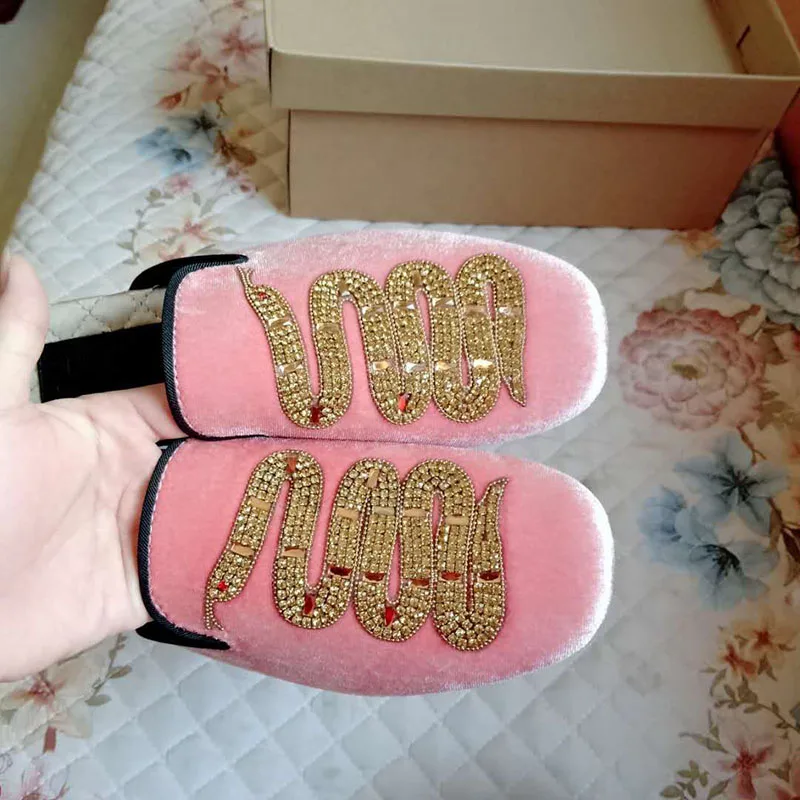 Розовые туфли без задника со стразами; свадебные шлепанцы на плоской подошве; Прямая поставка; китайские зеленые женские модельные туфли; бархатные туфли с квадратным носком; стразы со стразами