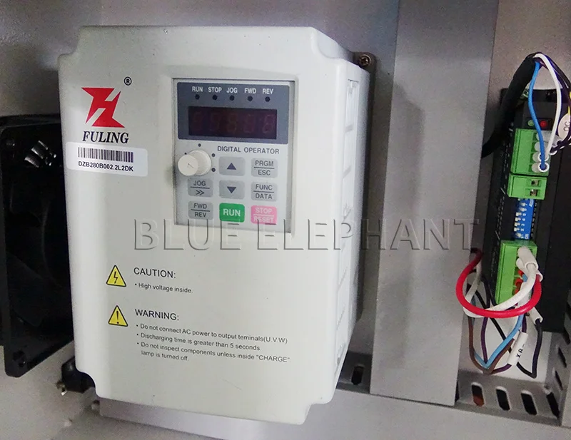 Лидер продаж новый дизайн мини 3d фрезерный станок с ЧПУ и гравировальный 6090 |