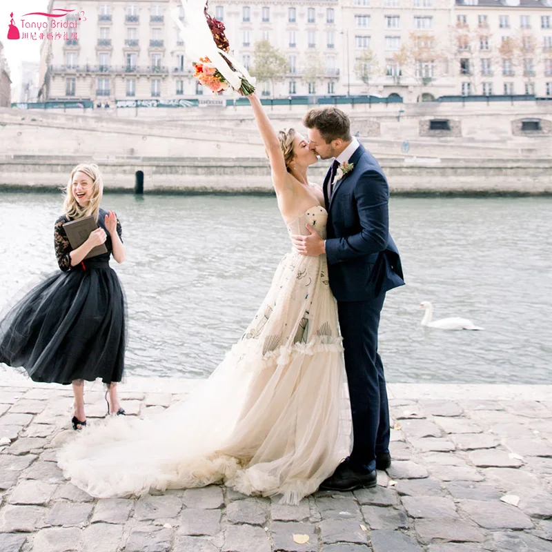 Светло Шампанское Вышивка Тюль Свадебные платья Париж мода Бохо Whimsical Vestido de Noiva