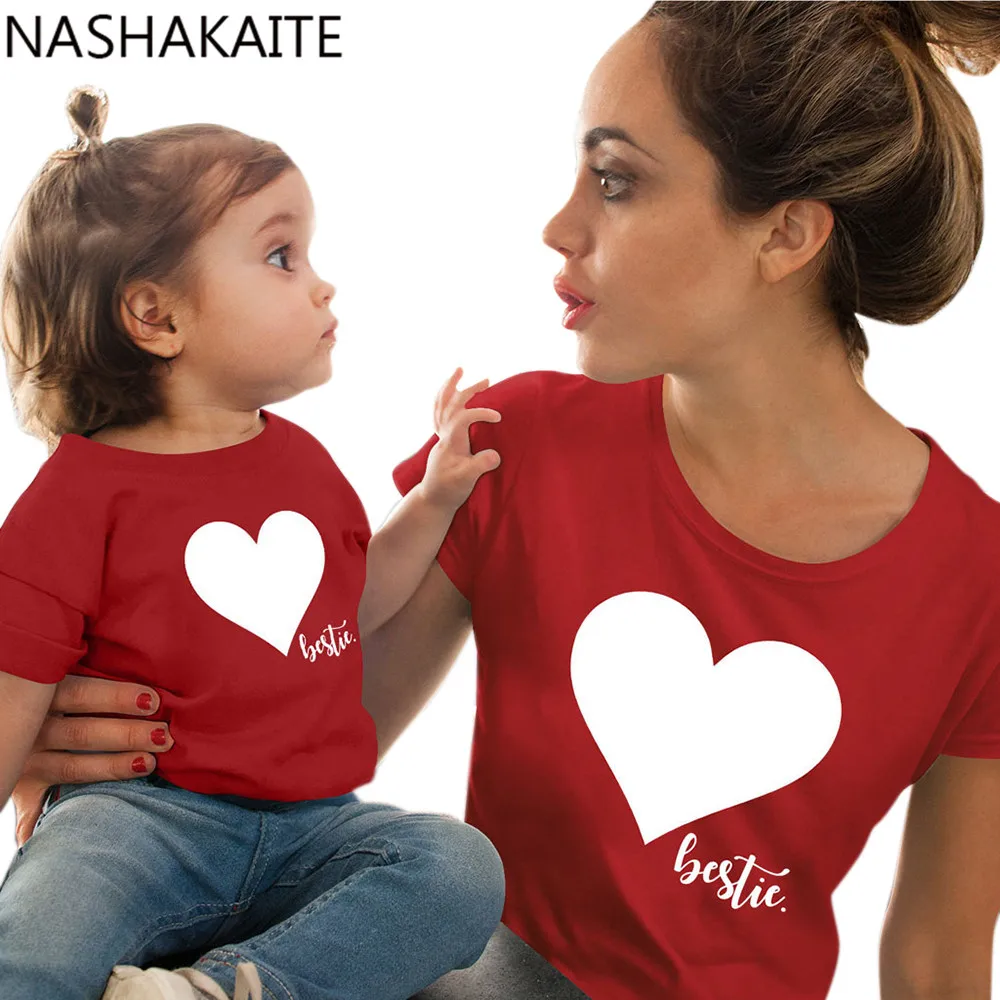 NASHAKAITE/Одежда для мамы и дочки, футболка Летняя семейная футболка с короткими рукавами и принтом «сердце» ropa mama e hija family look