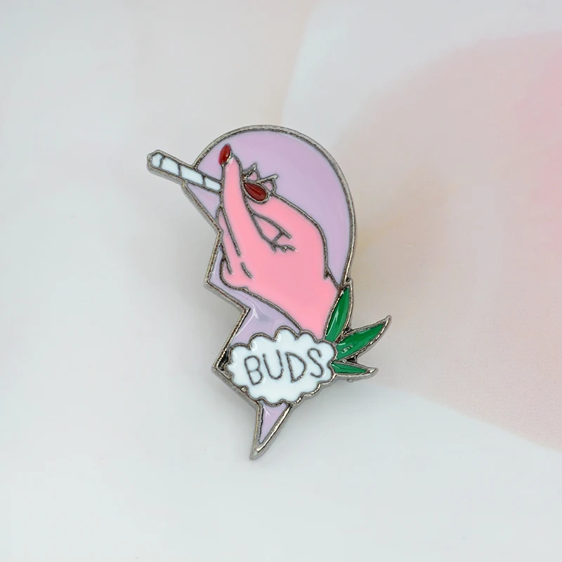 

2pcs/set hearts BEST BUDS brooch pins set 2 pieces broken Lighter cigarette leaf pin Best friends jewelry Gift for friend